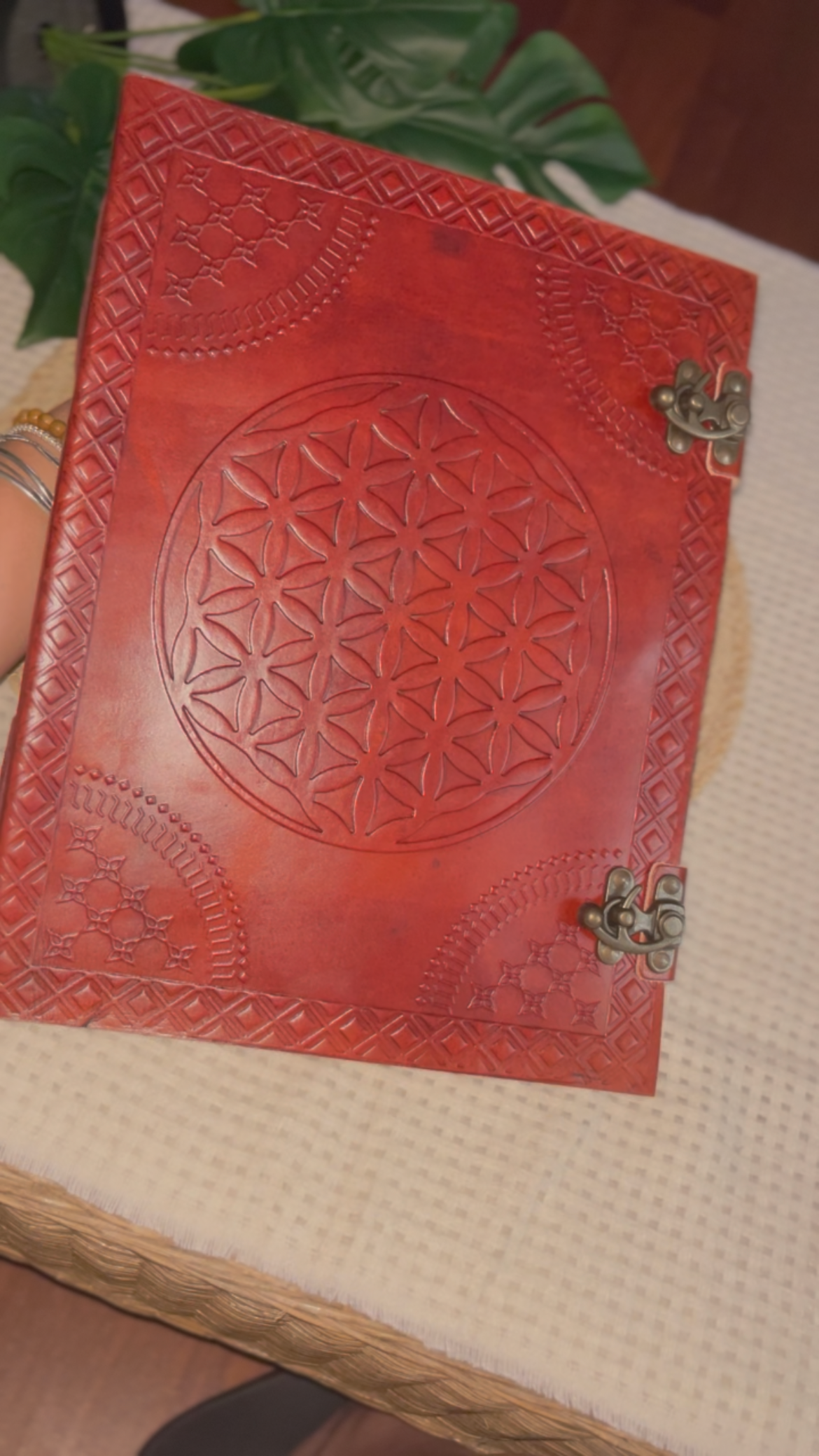 Carnet en Cuir Gravé - Fleur de Vie