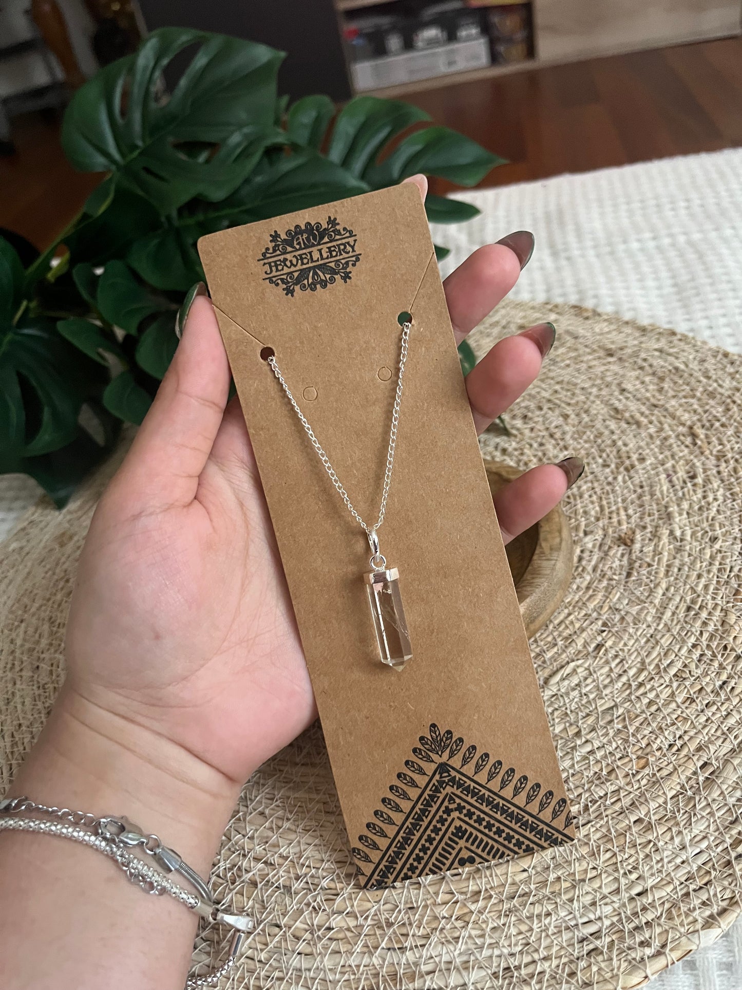 Collier Pendentif Hexagonal – Cristal de Roche