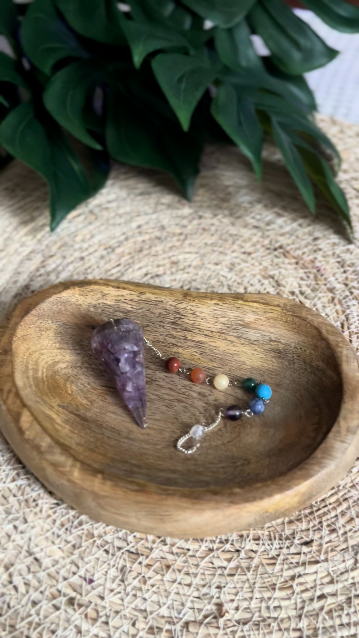 Pendule Améthyste & Chakras – Intuition, Équilibre & Divination