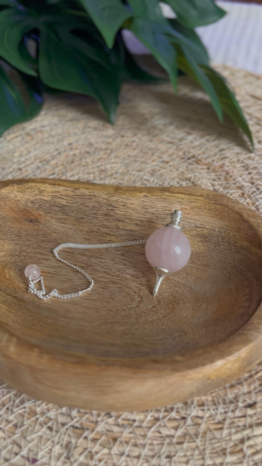 Pendule en Quartz Rose – Amour, Douceur & Guidance du Cœur