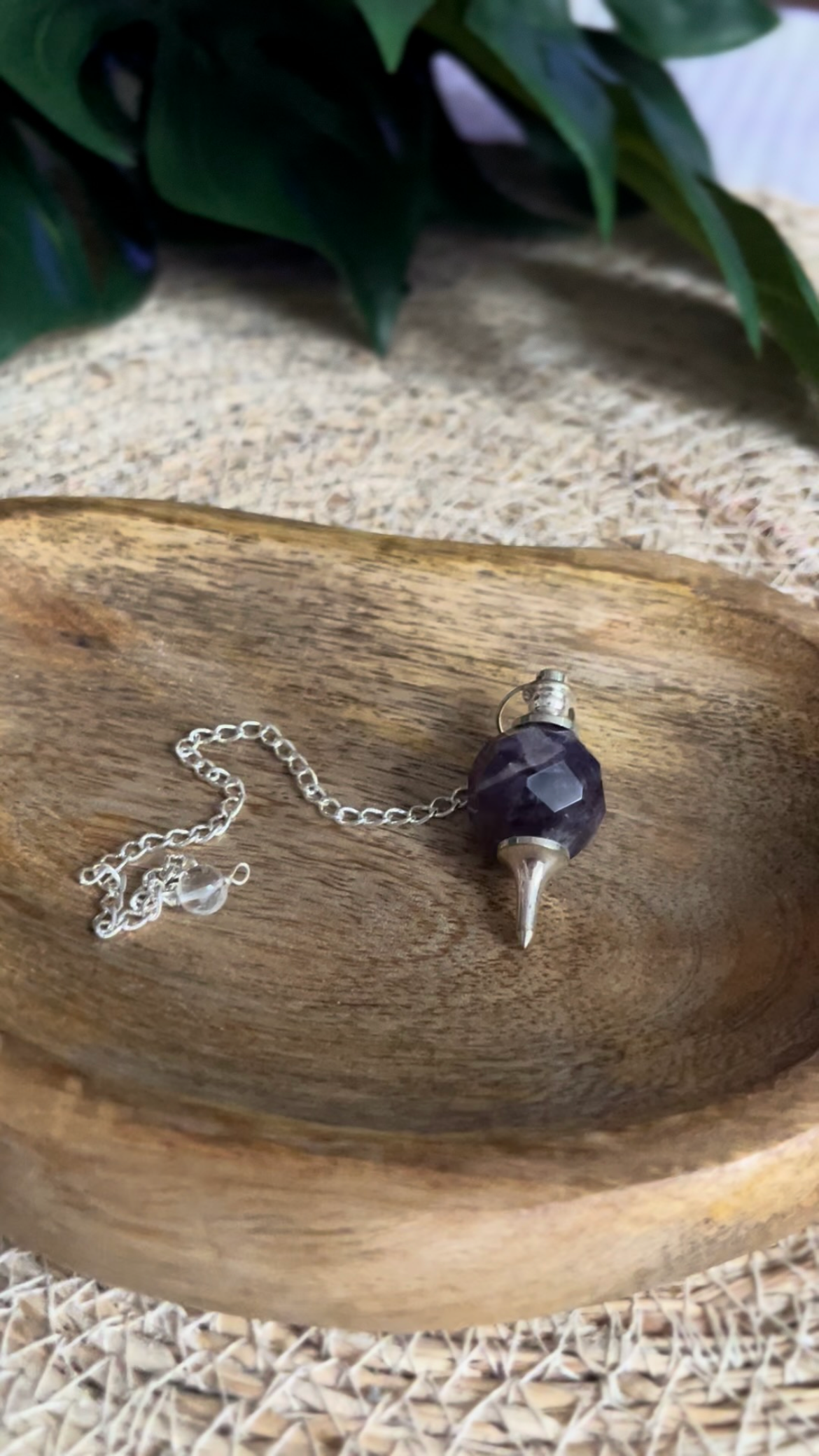 Pendule Facetté en Améthyste – Intuition, Clarté & Divination
