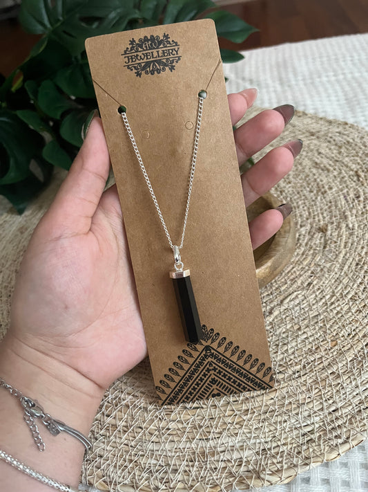 Collier Pendentif Hexagonal – Obsidienne Noire