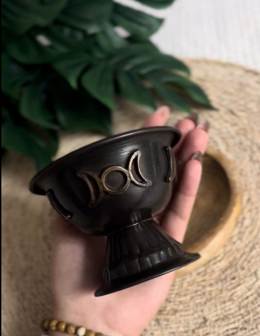Coupe Rituelle Noire – Symbole de la Triple Lune